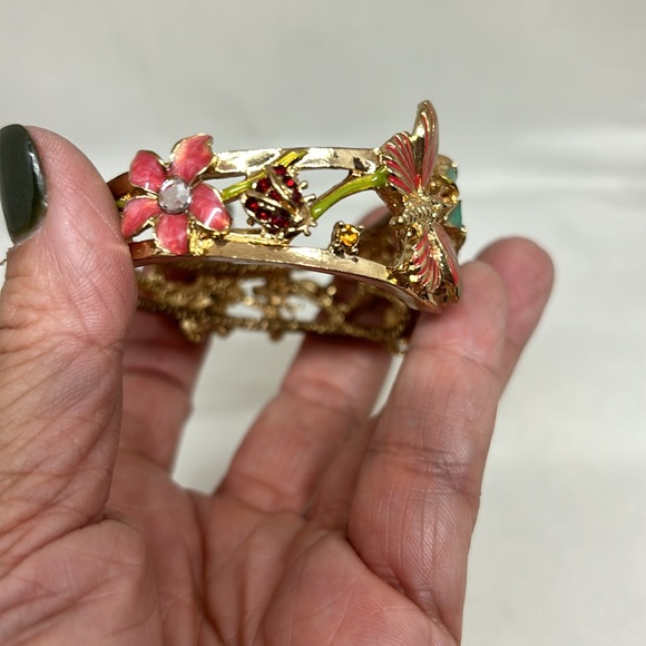 Adorable Coldwater Creek clamper bracelet - Picture 7 of 14